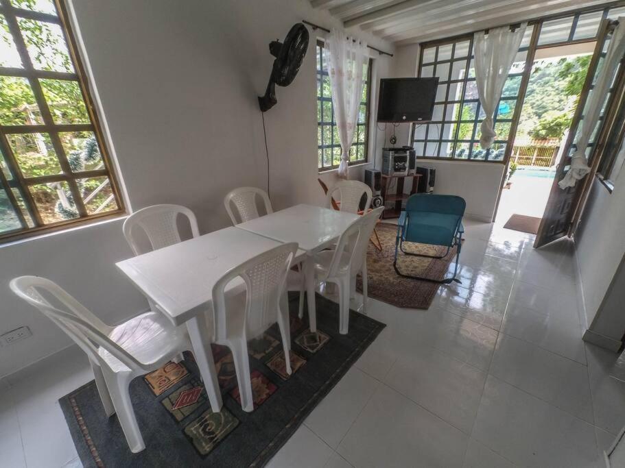 Casa Familiar Y De Descanso Villa Lorenza - Apulo Cund. Zewnętrze zdjęcie