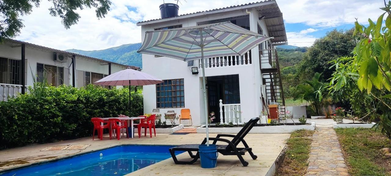Casa Familiar Y De Descanso Villa Lorenza - Apulo Cund. Zewnętrze zdjęcie